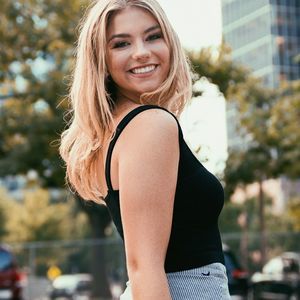 Meet your Posher, Lauren